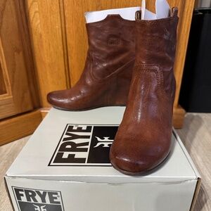 Frye leather. Carson wedge cognac women’s size 7